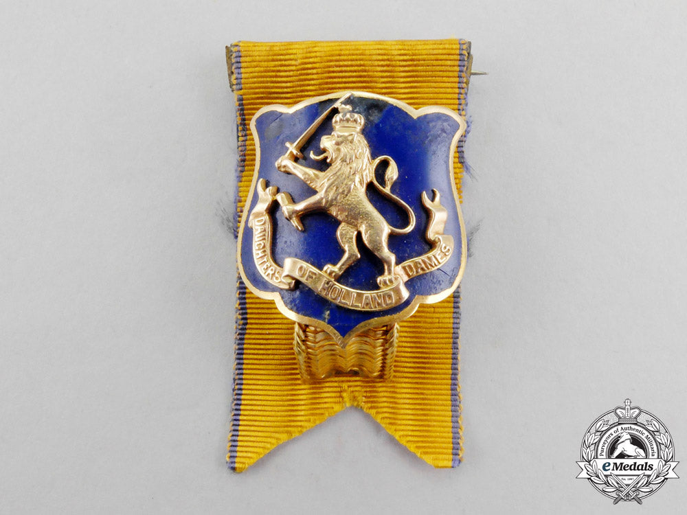 united_states._an_american_society_of_the_daughters_of_holland_dames_insignia_badge_p_002_1_1