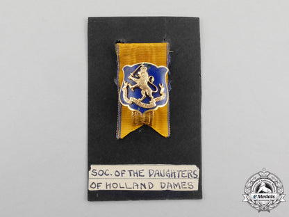 united_states._an_american_society_of_the_daughters_of_holland_dames_insignia_badge_p_007_1_1