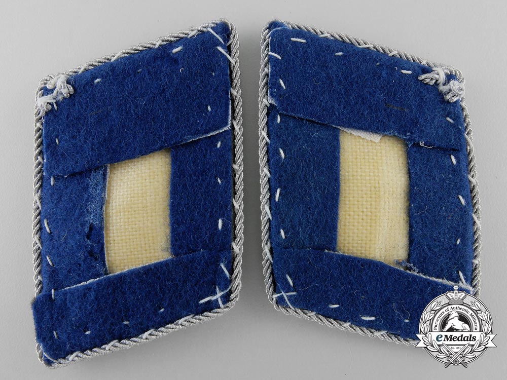 a_set_of_luftwaffe_medical_unit_oberleutnant’s_collar_tabs_q_423