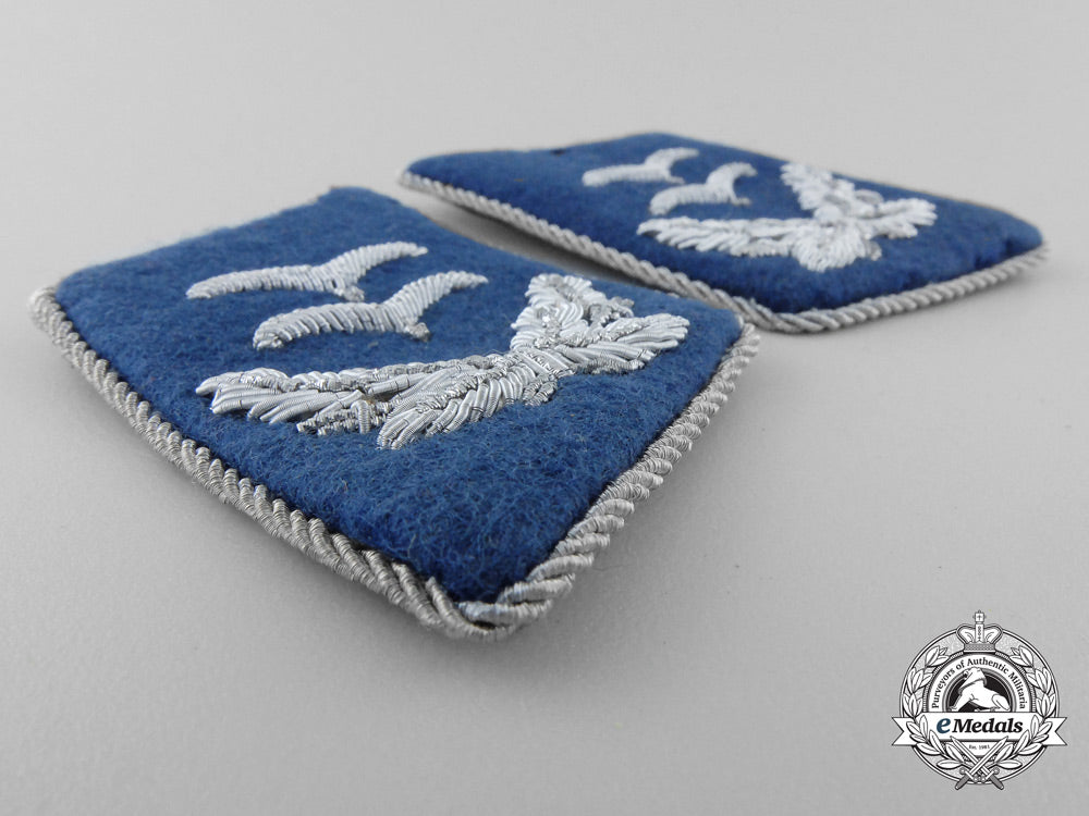 a_set_of_luftwaffe_medical_unit_oberleutnant’s_collar_tabs_q_424