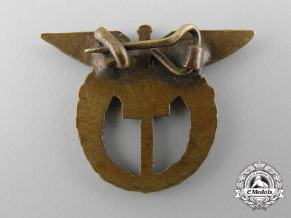 a_miniature_czechoslovakian_pilot_badge_s0608138_3_