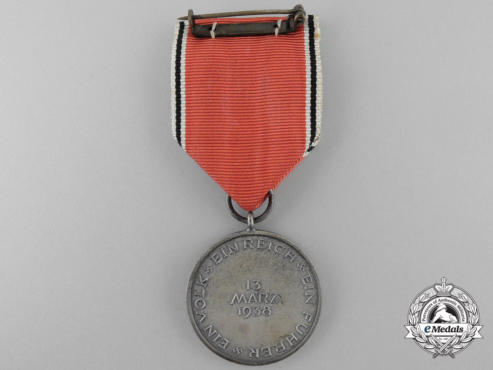 a_commemorative_medal_for13_march1938_with_case_u_250