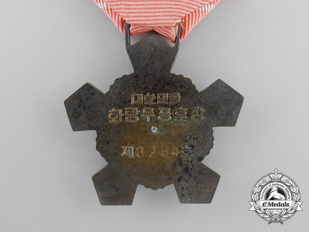 a_rare_korean_order_of_military_merit;4_th_class_wharang3_rd_grade_with_case_w_780