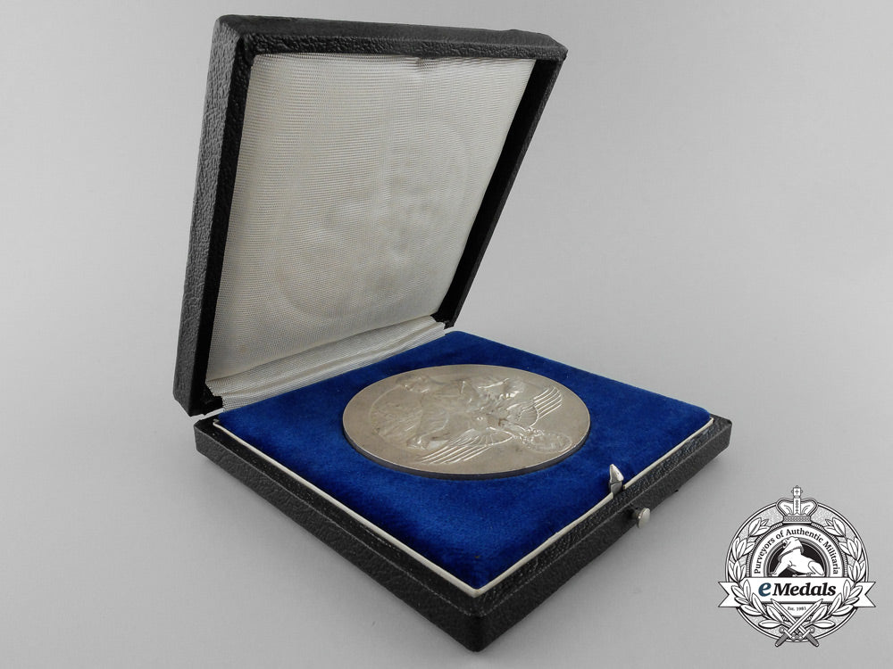 a_reichenberg_chamber_of_commerce_loyal_service_award_medal_with_case_y_976